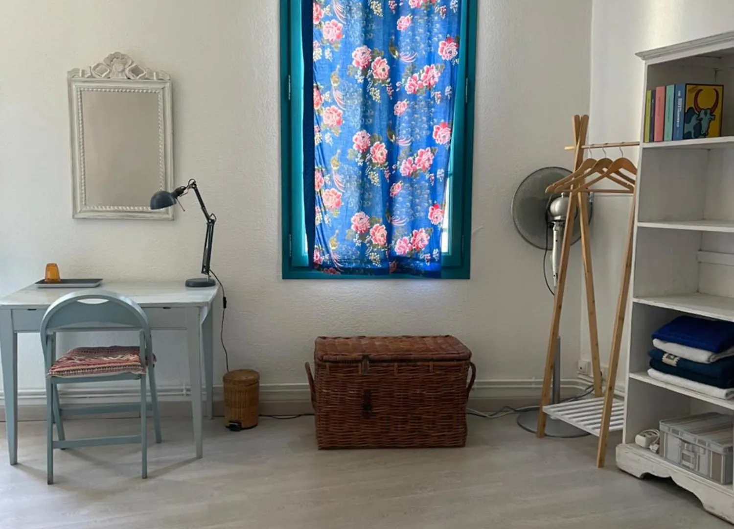 Homestay Le Petit Velo Rouge Apartment Arles